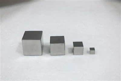 Mirrored Niobium Cube